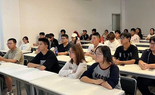 由姜寒缤