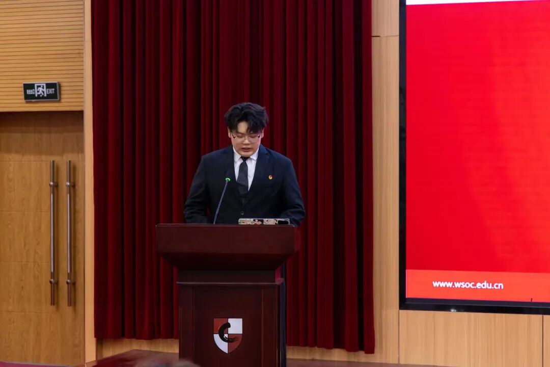 全体辅导员以及大一大二班主任