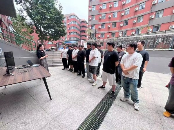 以历史镜鉴与纪律准则为引