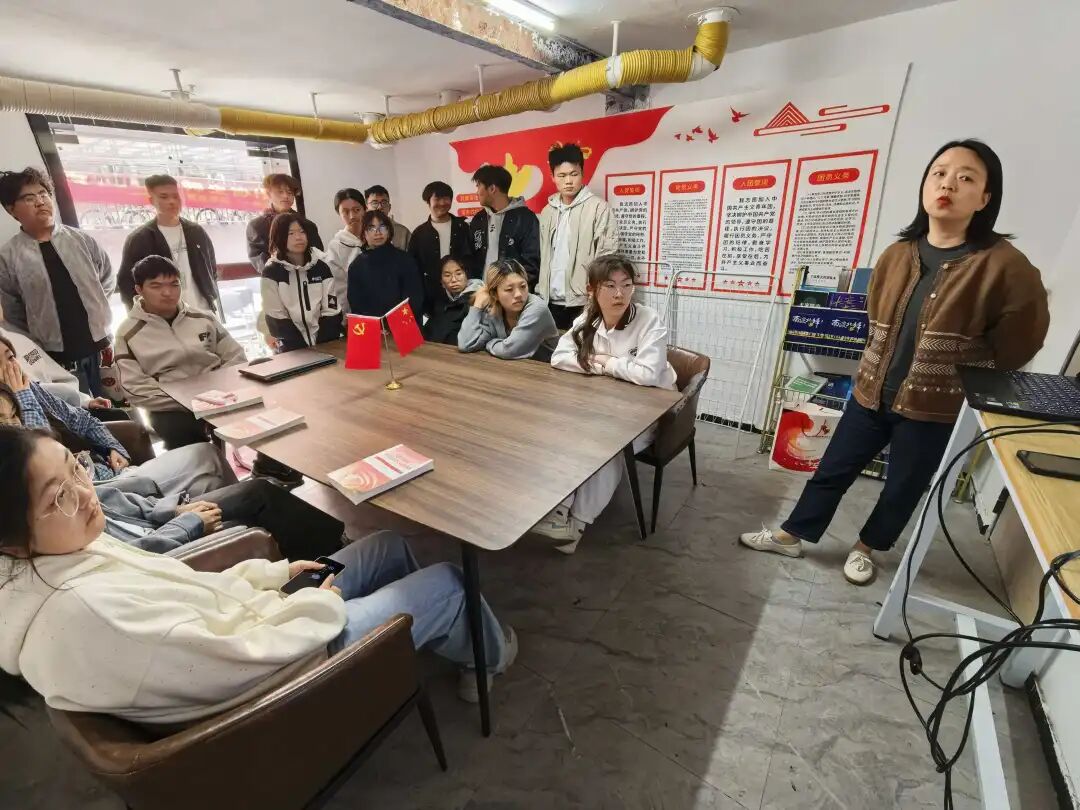 讲座立足当下就业市场发展现状与行业人