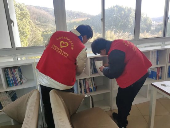 向雷锋江南app体育在线登录入口操作