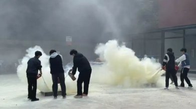 大一年级组组长张映桥带领24级各班班