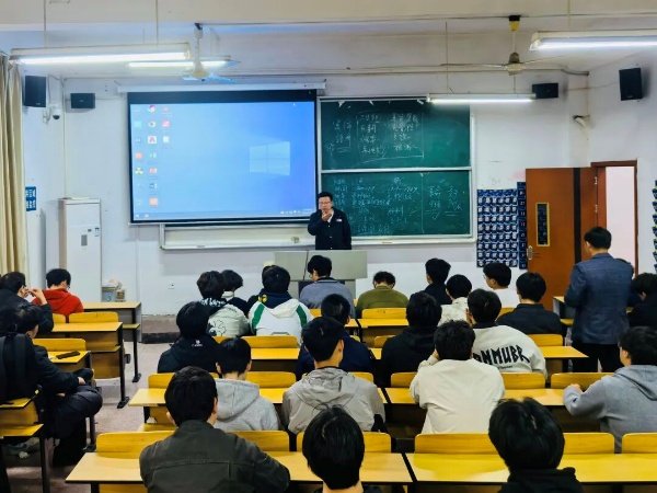 金志学书记详细介绍“锐科”特色班的设