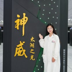 班的同学们经过两年的勤奋