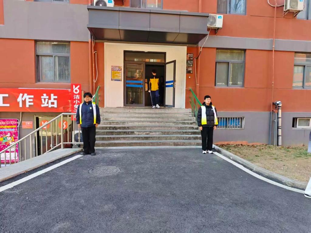 查寝除隐患守舍护平安
