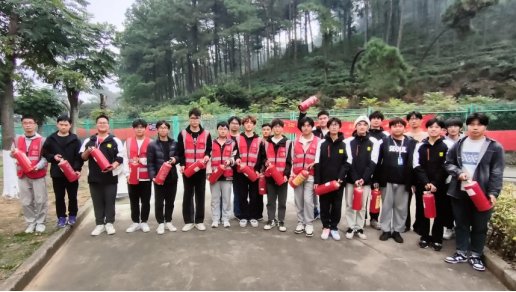 钱立新书记对同学们的积极主动和演练迅