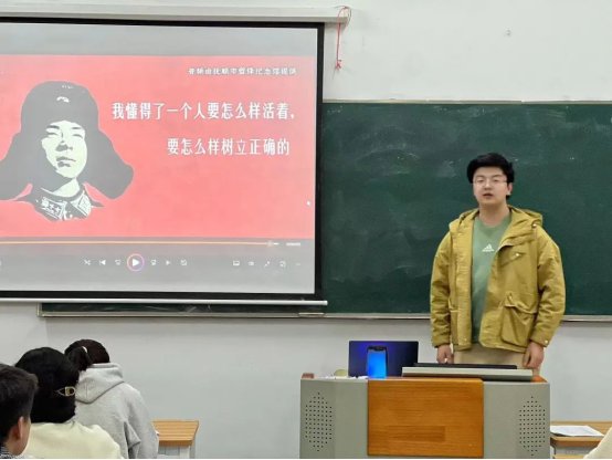 今天是学雷锋纪念日