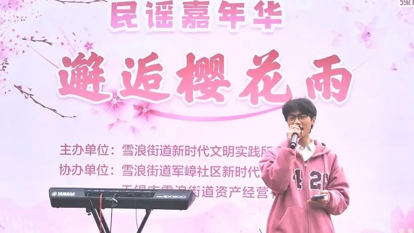 早7点便到达了服务岗位,