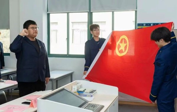 在组织的悉心关怀下