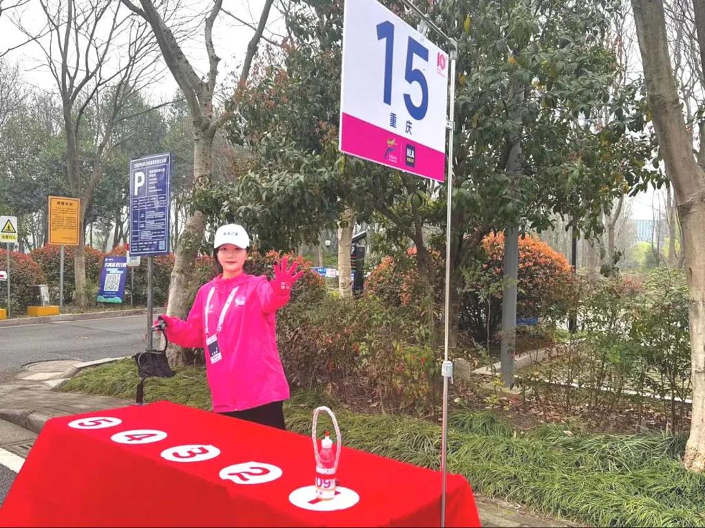 undefined 从补给桌位置间隔到水杯