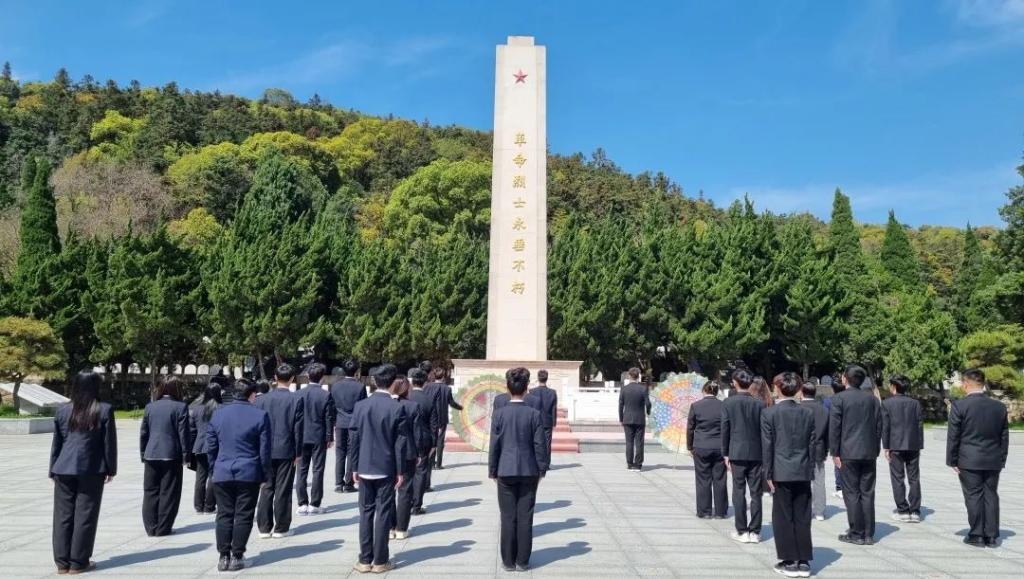是我们不断开拓前进的勇气和力量所在。