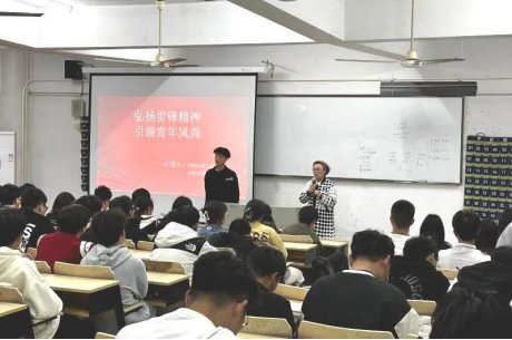 有爱心的党员教师与班级团支部结对共建