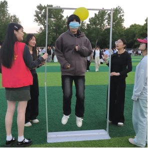 让同学们用心灵沐浴阳光