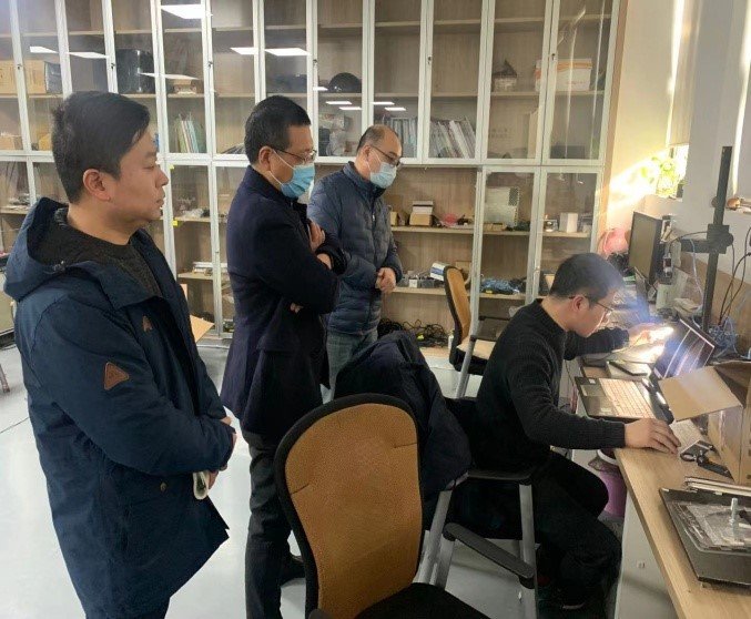 2.jpg 在参观埃姆维智能体验馆后