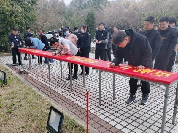 640.webp (5).jpg 我们将遇见一个充满绿色气息的节日