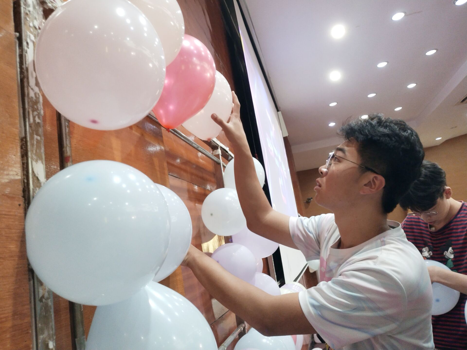 A23B7C40020AD2A3976DFD6A75954590.jpg 舞蹈社青春热情的《Dance in