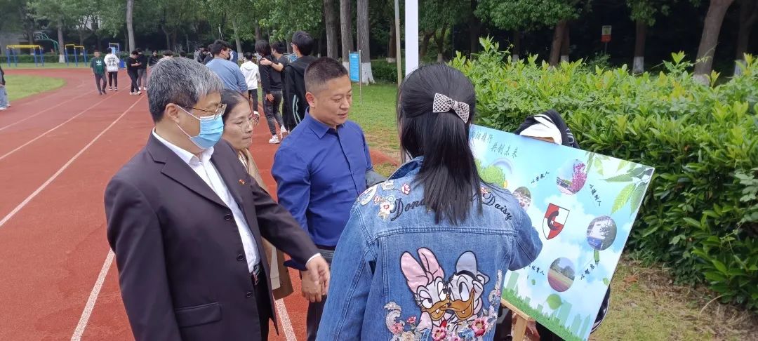 1 0.jpg 一场欢快的玩乐。